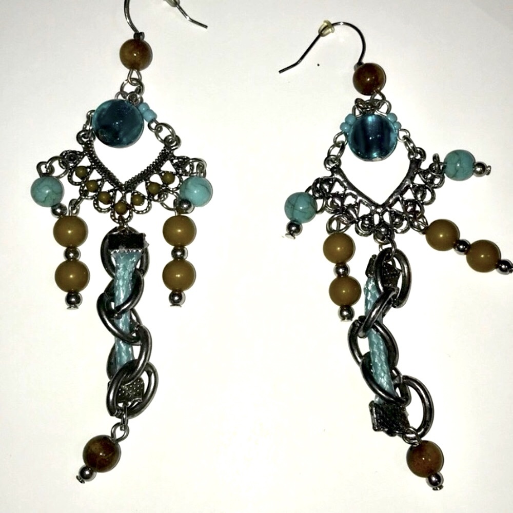 Beaded pierced earrings